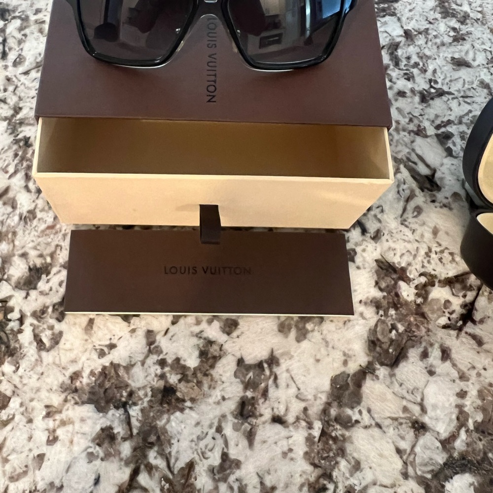 Louis Vuitton Black Fashion Sunglasses
